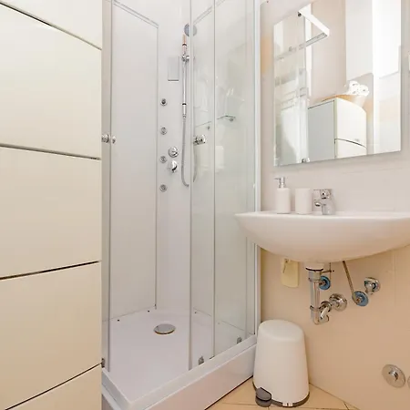 Milano By Rhospitality It 3*